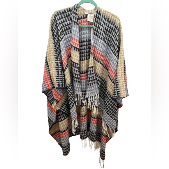 NWT Women’s BCBGeneration Striped Aztec Bohemian Print Wrap - Picture 2 of 8